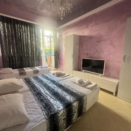 Bh-mi Holiday Hotel