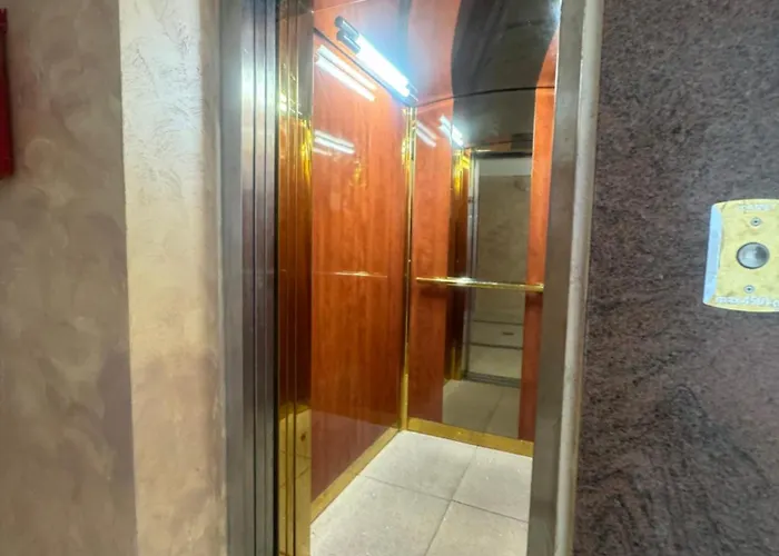 Hotel Bh-mi Holiday 3*